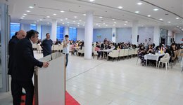 قوتابیێن پشکێن ناڤخۆیی دگەل سەرۆکاتیا زانکۆیا دهۆک فتارێ دکەن