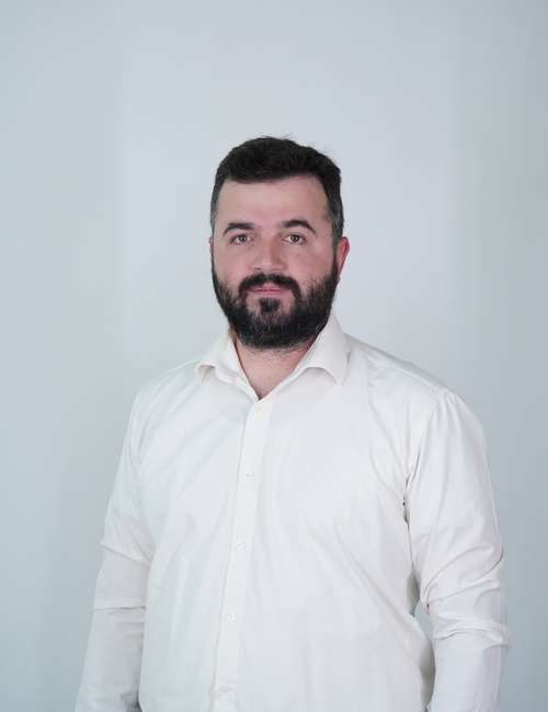 
                            Ali Hafdhullah Safwat
                        