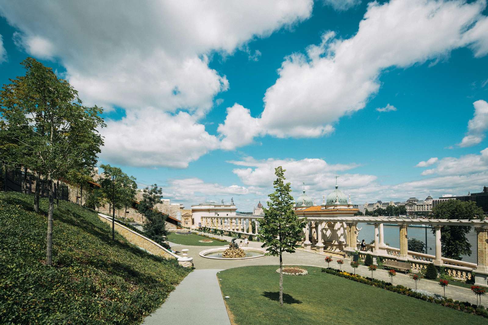 
                                Gardens
                            