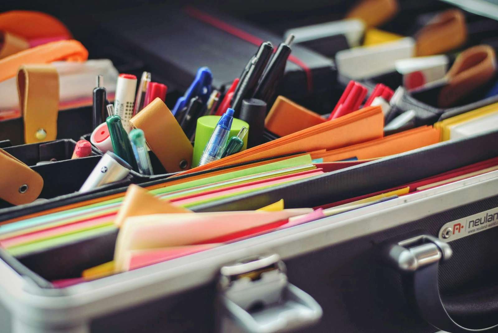 
                                Stationary
                            